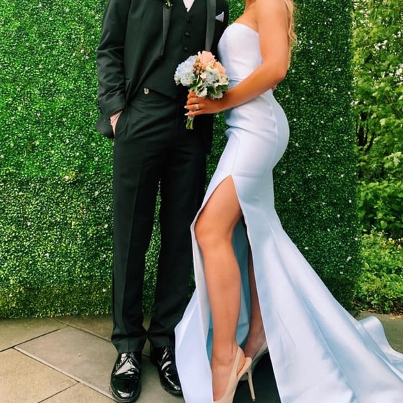 Sherri Hill prom dress. Worn once to prom! - Picture 1 of 7